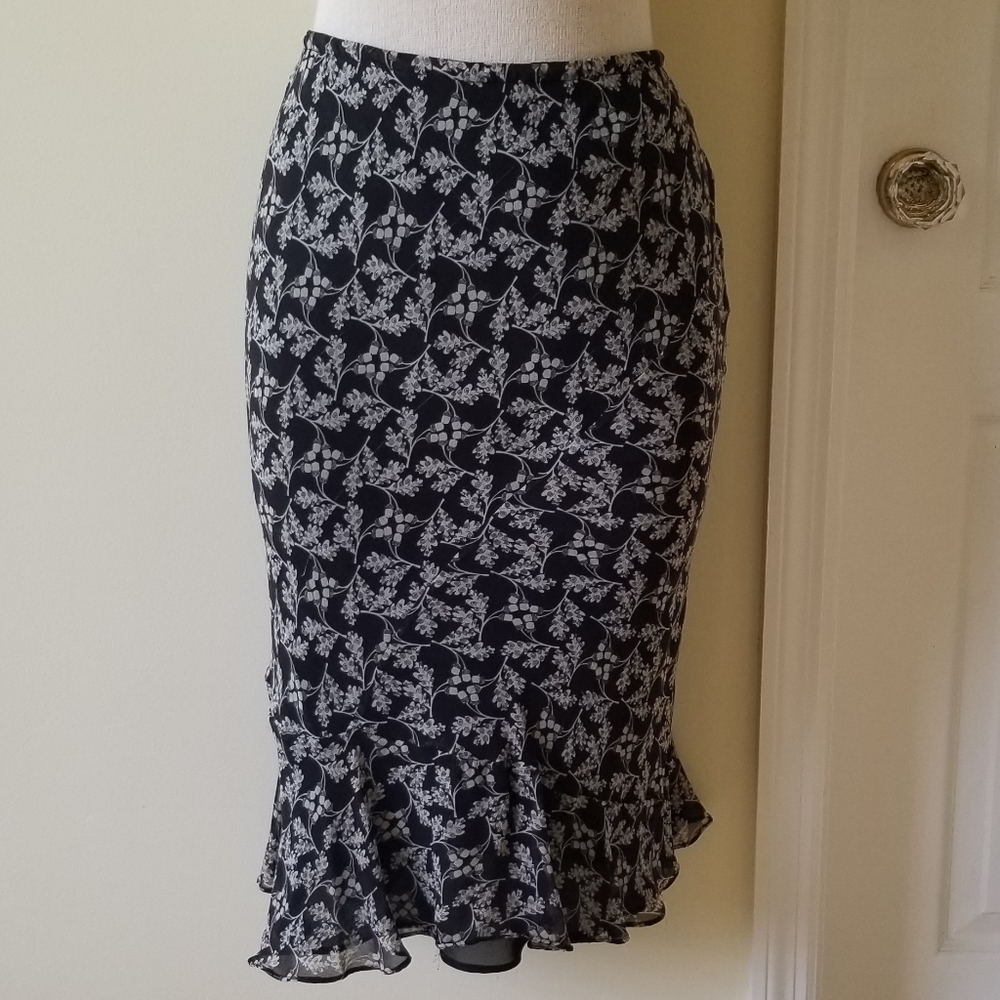 Max Studio flute skirt. Size M